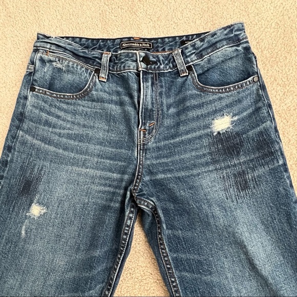 Abercrombie & Fitch Signature Collection Rip + Repair Ankle Straight Jeans - Picture 3 of 11